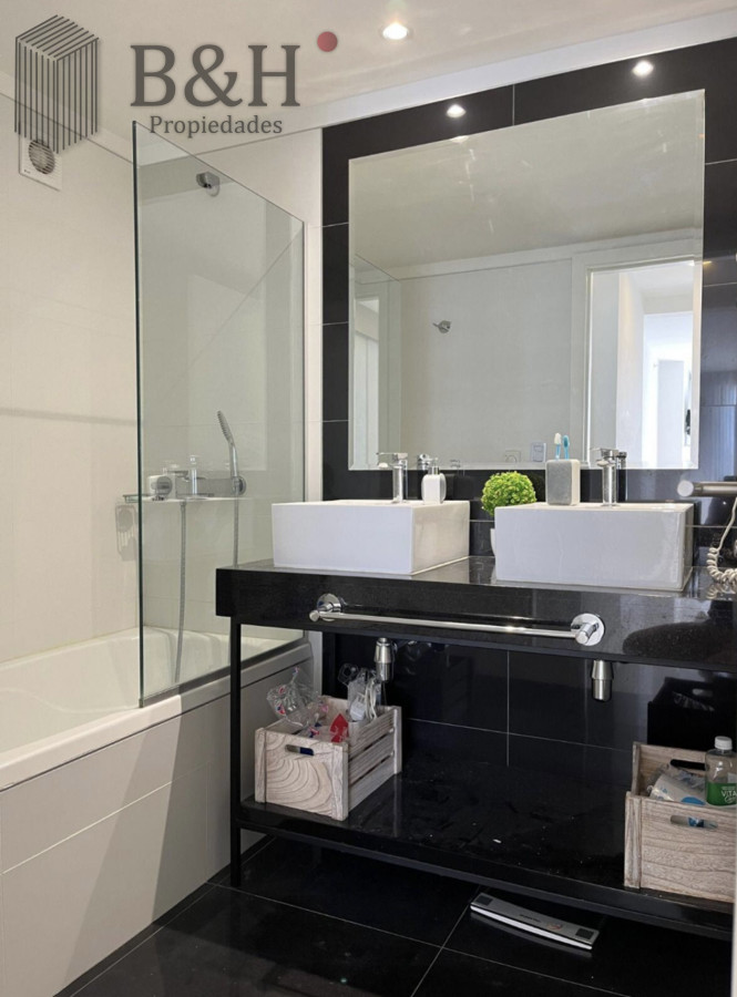 Apartamento ID.5245 - Alquiler temporal de apartamento de 2 dormitorios con 2 baños en excelente ubicación entre playas mansa y brava 