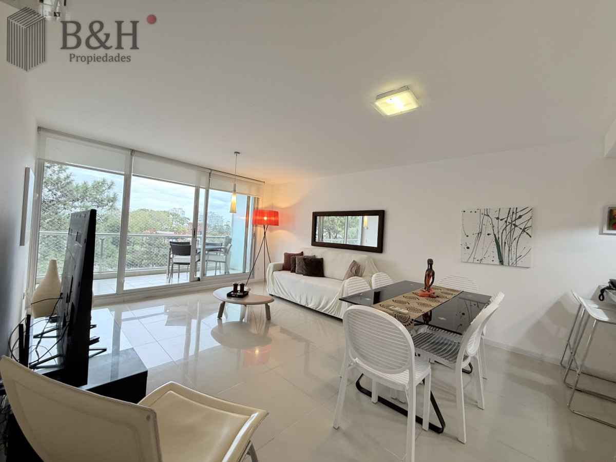 Apartamento ID.6866 - Alquiler Anual Moderno Apartamento de 2 Dormitorios, Roosevelt cerca de Playa Brava