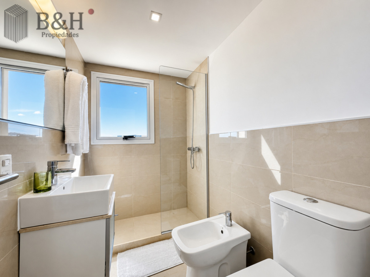 Apartamento ID.7890 - Penthouse de 3 Dormitorios con Barbacoa en Primera Línea del Mar, Playa Brava Punta del Este