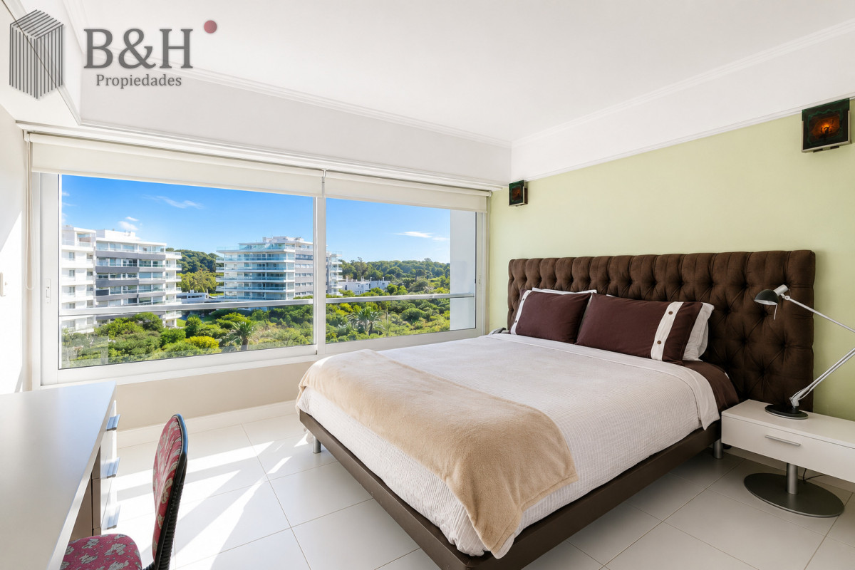 Apartamento ID.7942 - Exclusivo Penthouse de 6 Dormitorios y Barbacoa en Venta Frente al Mar, Rincón del Indio Punta del Este