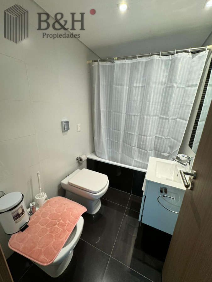 Apartamento ID.5634 - Apartamento de 2 Dormitorios + Dependencia y parrillero propio en Playa Brava