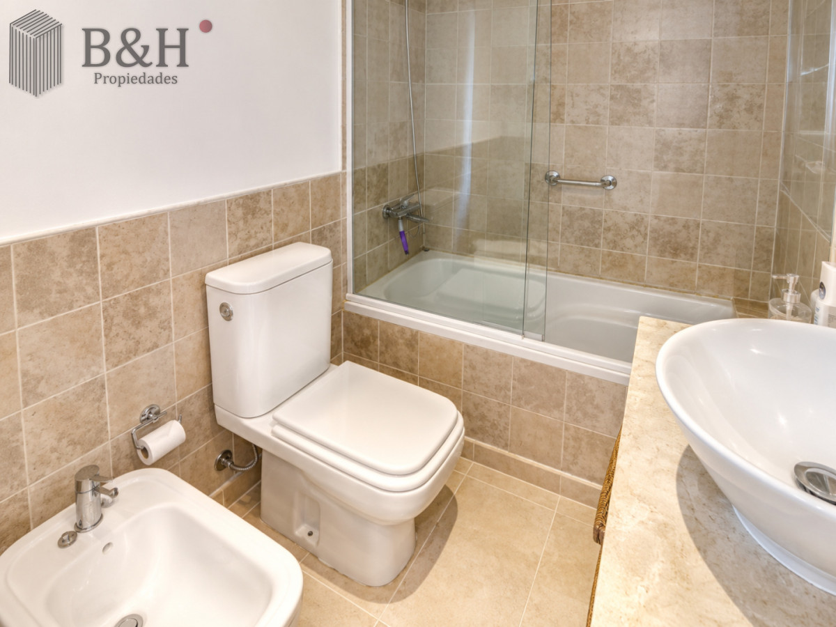 Apartamento ID.6472 - Excelente y amplio departamento duplex en venta de 3 dormitorios mas dependencia con parrillero, Punta Ballena