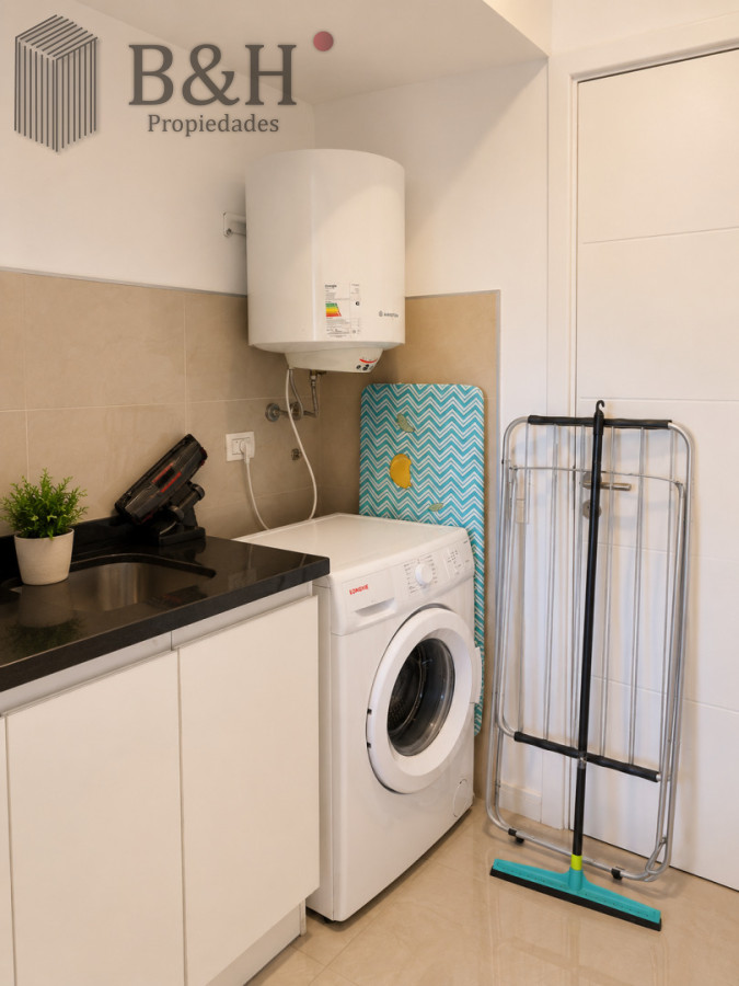 Apartamento ID.7480 - Apartamento de 3 Dormitorios en Primera Línea del Mar, Playa Brava Punta del Este