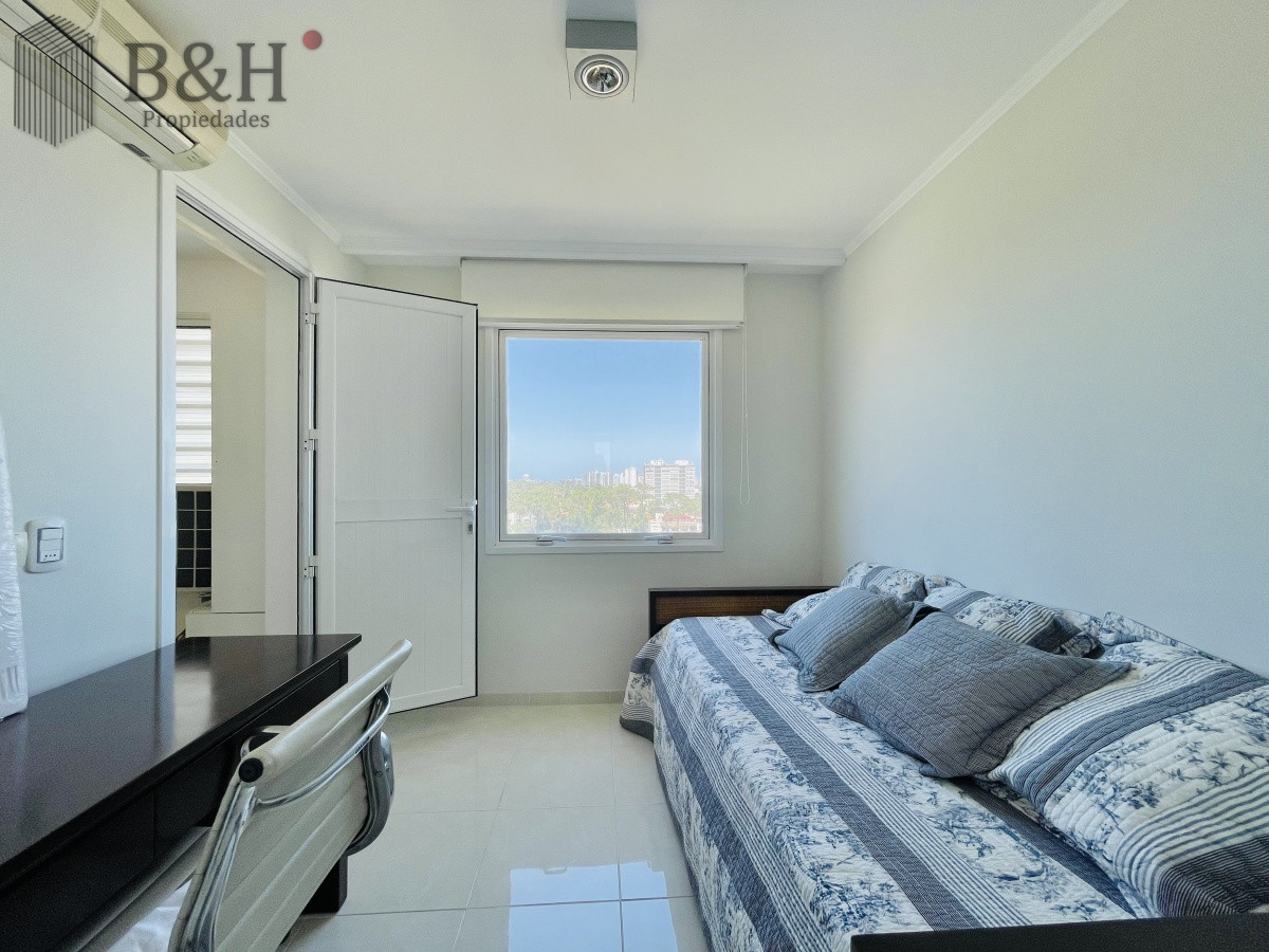 Apartamento ID.1397 - Alquiler temporario de excelente apartamento en torre Le Jardin de Playa Mansa, Punta del Este
