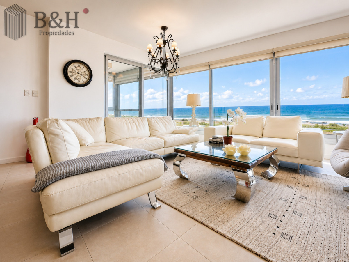 Apartamento ID.2690 - Oportunidad en Venta y Alquiler temporal de maravilloso departamento esquinero en Torre Le Parc, Playa Brava, Punta del Este