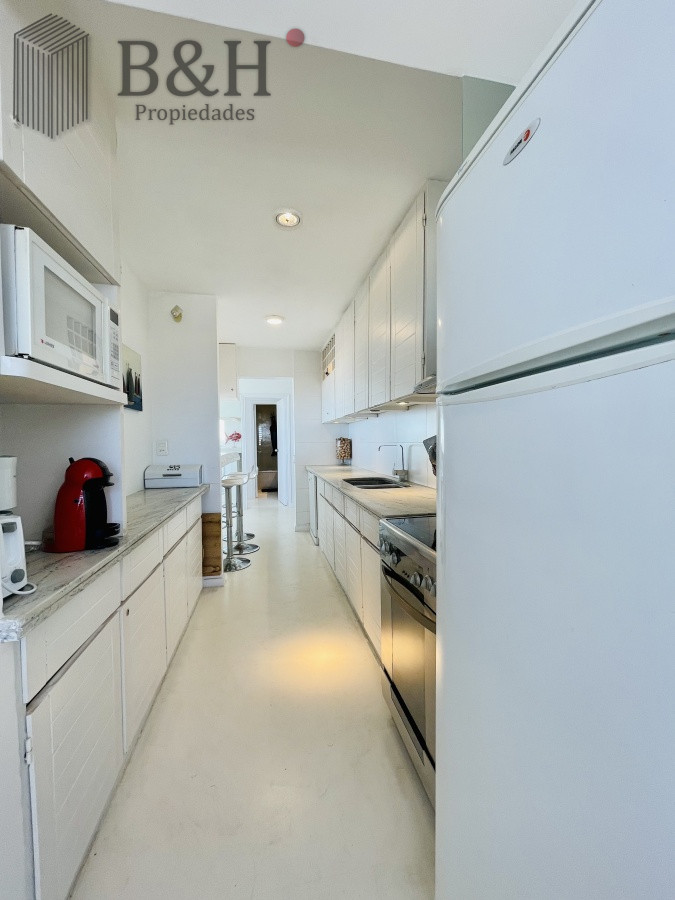 Apartamento ID.1426 - Alquiler temporario de maravilloso departamento piso alto de tres dormitorios, Peninsula, Punta del Este