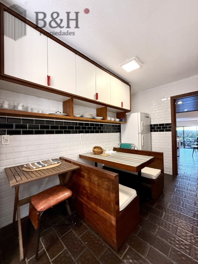 Apartamento ID.6932 - Apartamento en venta con alma de casa. Zona Península Punta del Este