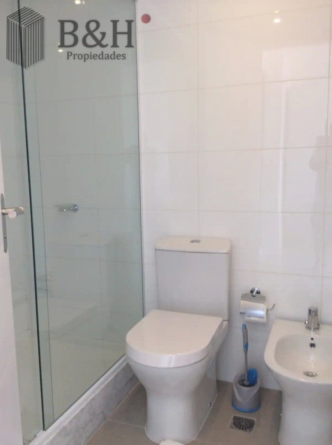 Apartamento ID.443 - Venta y alquiler de moderno departamento de tres dormitorios más dependencia a pasos de Playa Brava