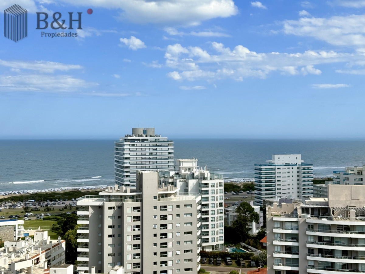 Apartamento ID.6402 - Apartamento Penthouse finamente decorado de 3 dormitorios con parrillero propio en alquiler temporario, Roosevelt Brava, Punta del Este
