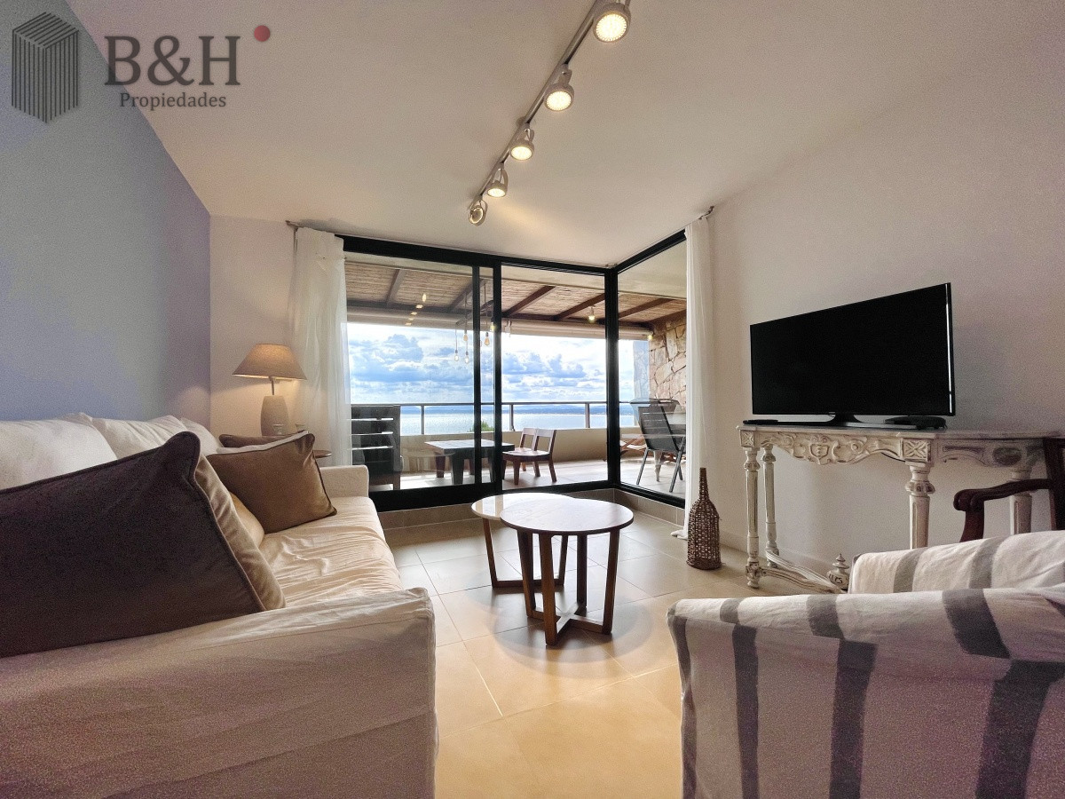 Apartamento ID.1543 - Venta y alquiler de apartamento de dos dormitorios con parrillero de uso exclusivo en Punta Ballena