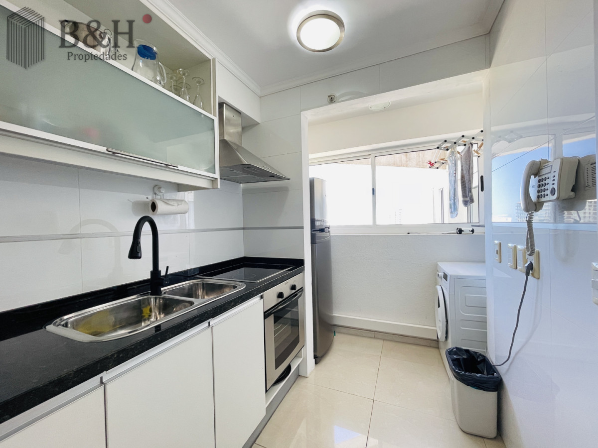 Apartamento ID.1717 - Alquiler temporario de apartamento piso alto de dos dormitorios con parrillero a gas en terraza, Playa Mansa 