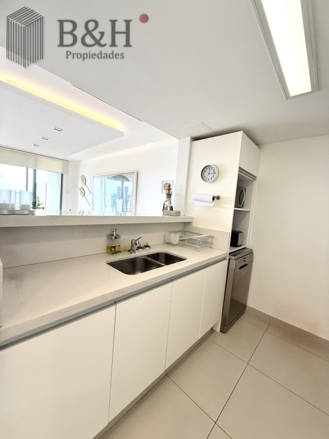 Apartamento ID.7065 - Venta de hermoso departamento de 2 dormitorios más parrillero en Punta Ballena 