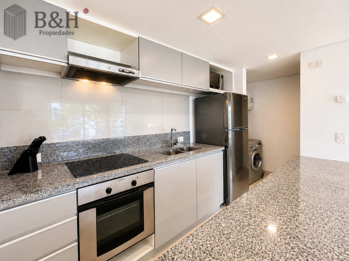 Apartamento ID.5297 - Moderno Apartamento de 2 Dormitorios sobre Roosevelt, a pasos de Playa Brava, en Alquiler Anual 