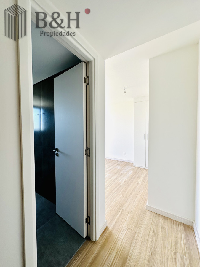 Apartamento ID.6873 - Venta de apartamento con vista al mar y muy luminoso de 2 dormitorios con 2 baños, Playa Brava Aidy Grill, Punta del Este