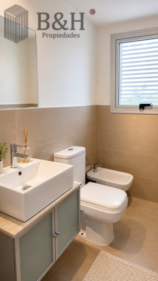 Apartamento ID.7480 - Apartamento de 3 Dormitorios en Primera Línea del Mar, Playa Brava Punta del Este