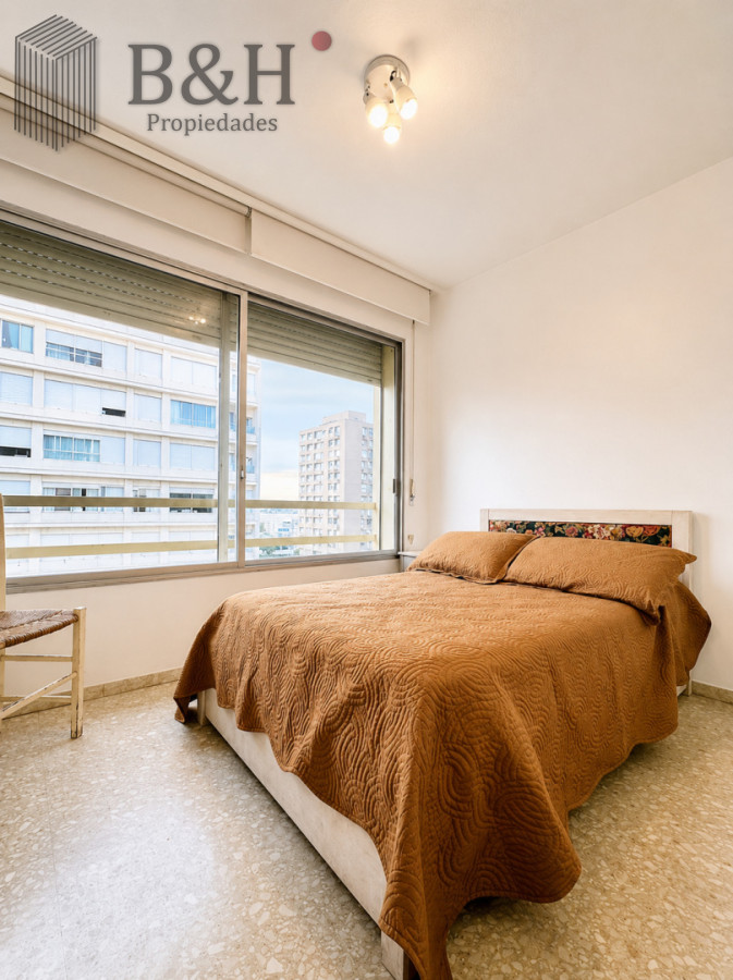 Apartamento ID.6888 - Venta de apartamento en Península de Punta del este con 3 dormitorios y 2 baños reciclado 