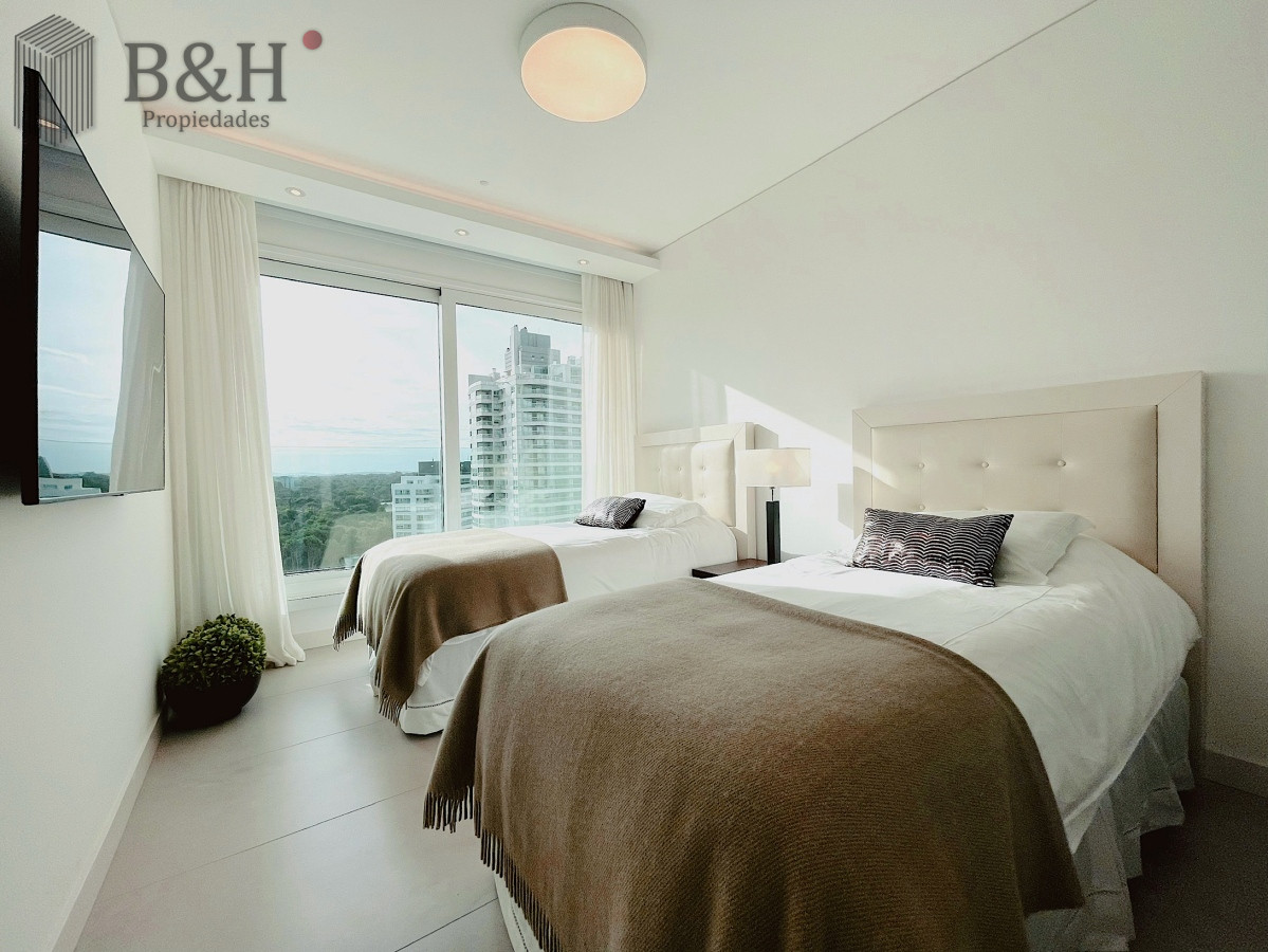 Apartamento ID.2301 - Venta Espectacular Apartamento Frente al Mar, 3 Dormitorios, Le Parc Punta del Este