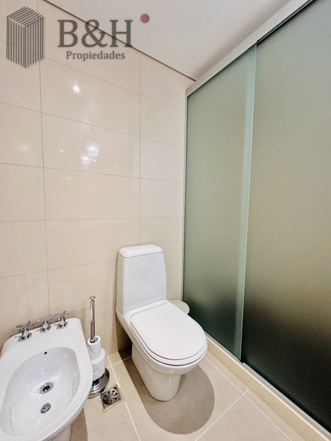 Apartamento ID.4496 - Lujoso Penthouse de 4 Dormitorios con Vista al Mar sobre Playa Mansa, Punta del Este