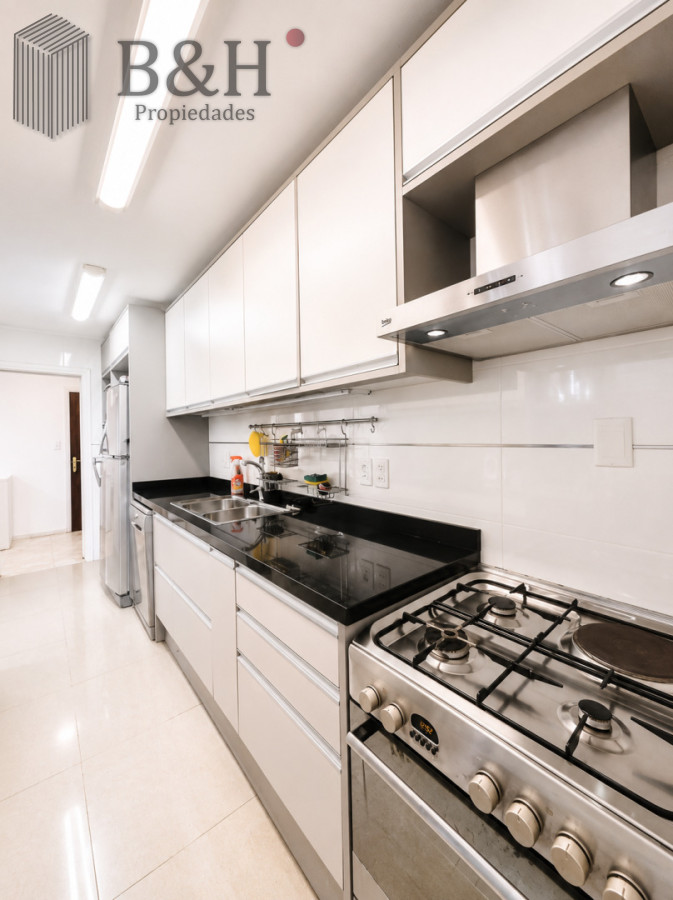 Apartamento ID.6888 - Venta de apartamento en Península de Punta del este con 3 dormitorios y 2 baños reciclado 