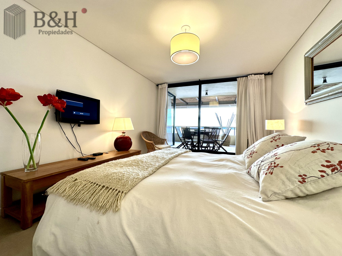 Apartamento ID.5185 - Alquiler temporario de apartamento de dos dormitorios con parrillero de uso exclusivo en Punta Ballena