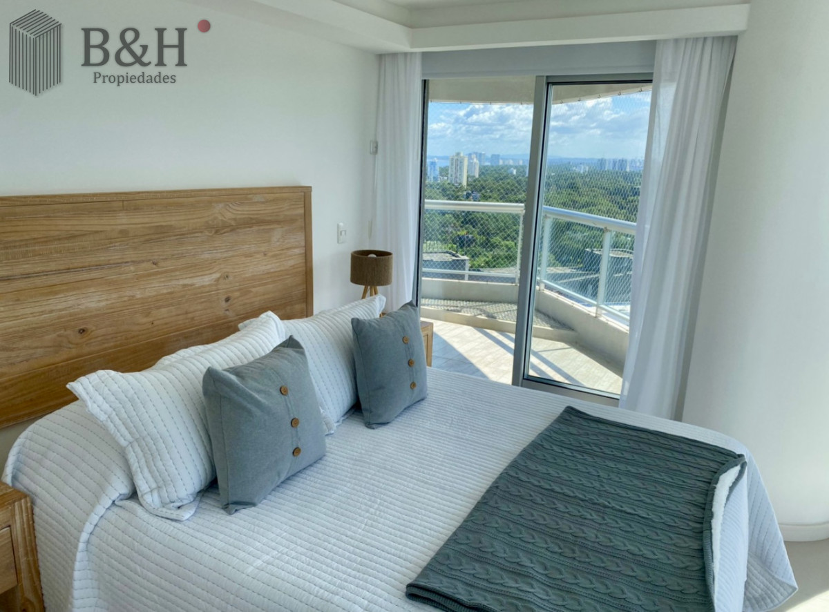 Apartamento ID.5905 - Alquiler temporal de apartamento piso alto de 2 dormitorios más servicio en playa brava 