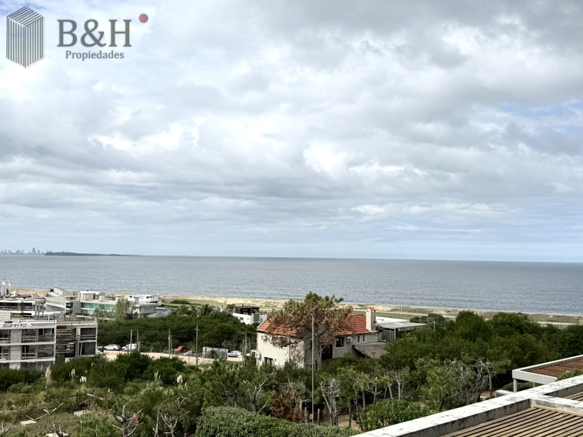 Apartamento ID.7065 - Venta de hermoso departamento de 2 dormitorios más parrillero en Punta Ballena 