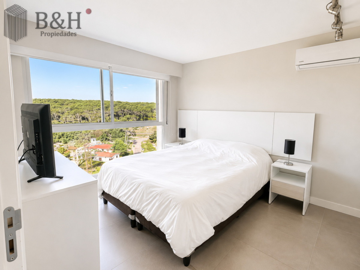 Apartamento ID.7935 - Apartamento de 2 Dormitorios en piso alto con excelentes amenities, a metros de Playa Mansa, Punta del Este