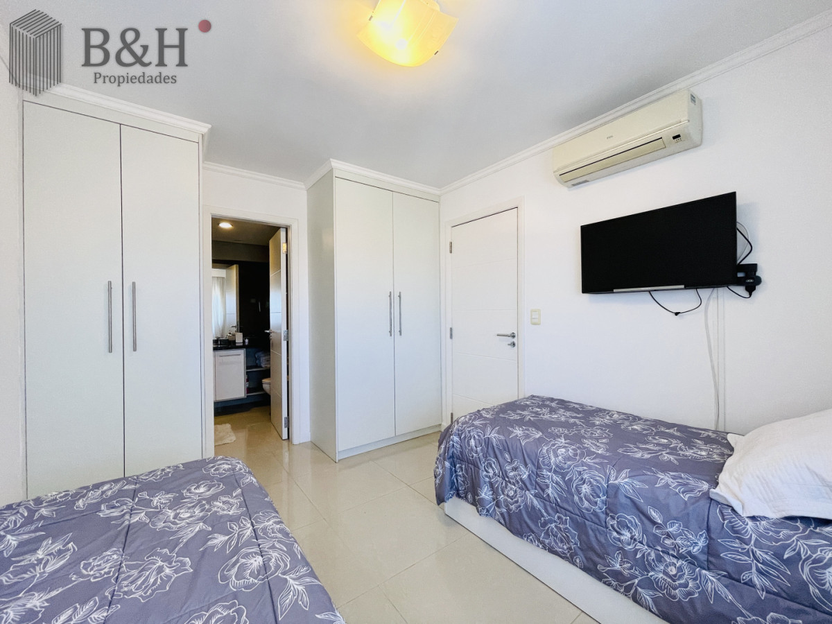 Apartamento ID.1717 - Alquiler temporario de apartamento piso alto de dos dormitorios con parrillero a gas en terraza, Playa Mansa 