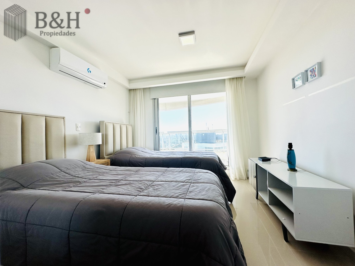 Apartamento ID.3369 - Alquiler de temporada de apartamento en playa Brava de 2 dormitorios mas dependencia de servicio