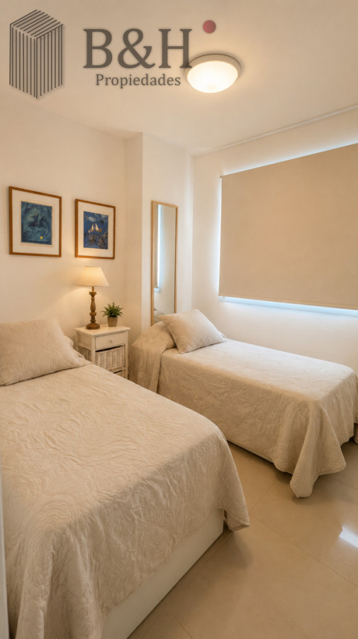 Apartamento ID.7480 - Apartamento de 3 Dormitorios en Primera Línea del Mar, Playa Brava Punta del Este