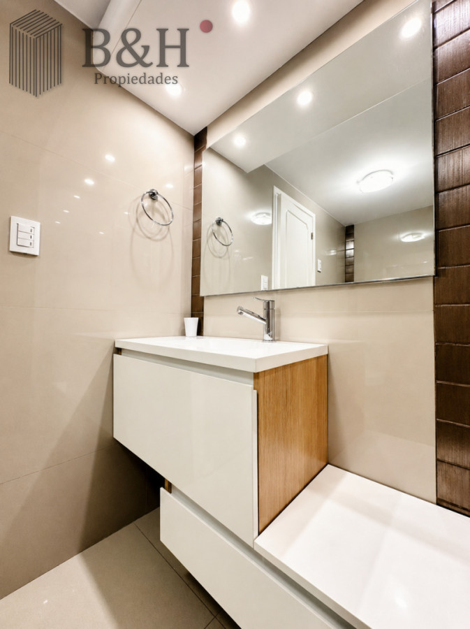 Apartamento ID.6888 - Venta de apartamento en Península de Punta del este con 3 dormitorios y 2 baños reciclado 