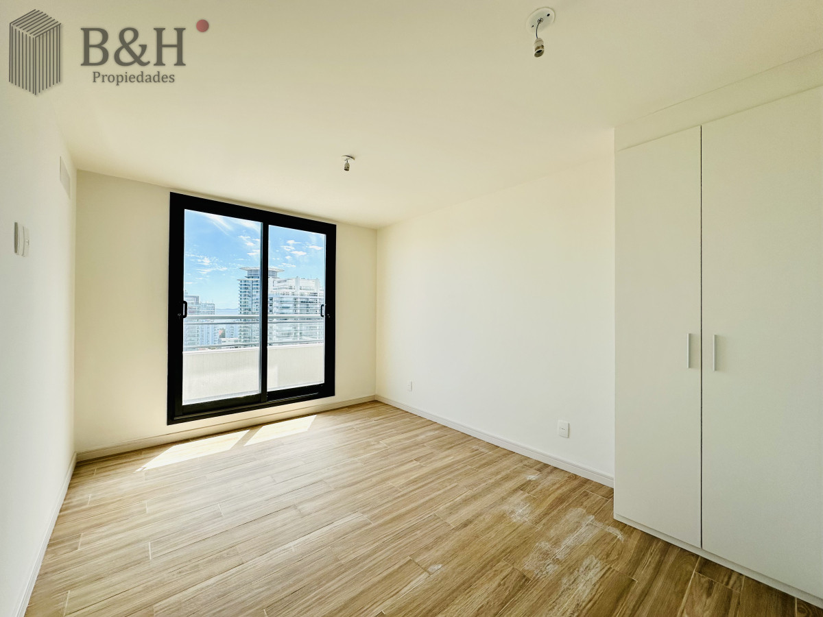 Apartamento ID.6873 - Venta de apartamento con vista al mar y muy luminoso de 2 dormitorios con 2 baños, Playa Brava Aidy Grill, Punta del Este