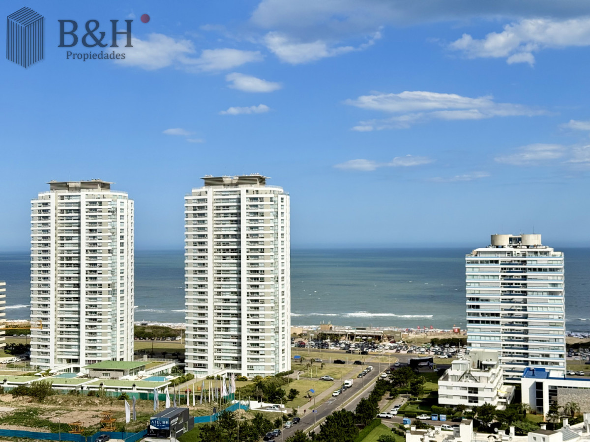 Apartamento ID.6402 - Apartamento Penthouse finamente decorado de 3 dormitorios con parrillero propio en alquiler temporario, Roosevelt Brava, Punta del Este
