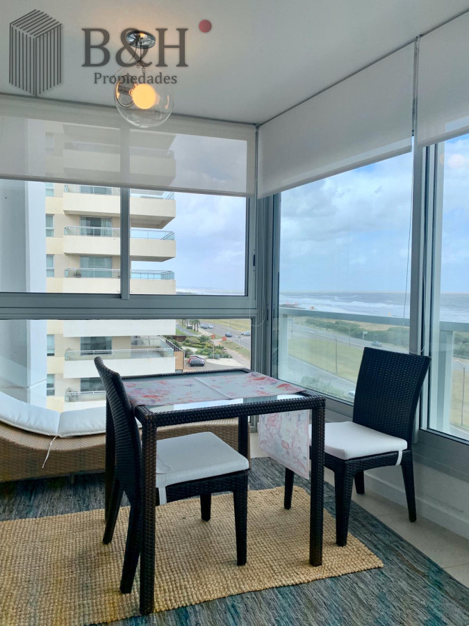 Apartamento ID.1233 - Venta y alquiler de departamento esquinero de tres dormitorios mas dependencia de servicio, Torre LE PARC, playa Brava. Punta del Este