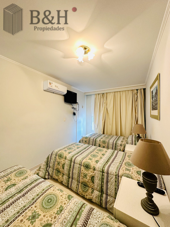 Apartamento ID.3748 - Alquiler temporario de Apartamento de 2 suites sobre Playa Mansa, Primera Línea