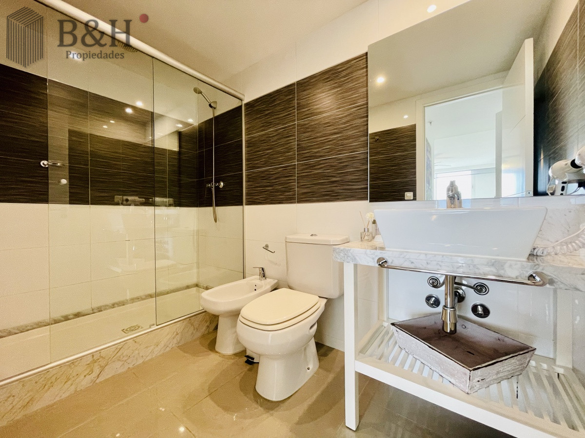 Apartamento ID.6895 - Alquiler temporario y venta de apartamento Penthouse en torre One, Playa Brava