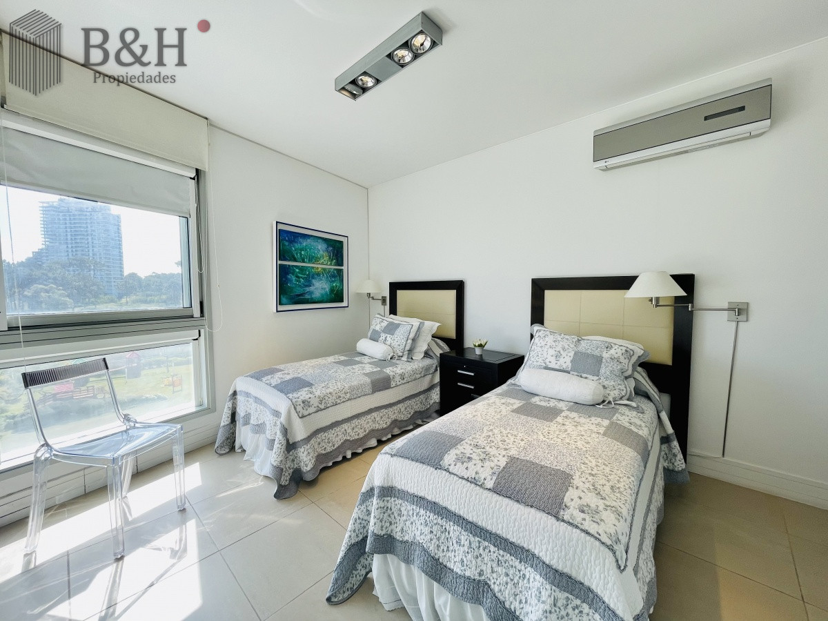 Apartamento ID.466 - Alquiler temporario de departamento premiun de tres dormitorios mas dependencia de servicio, Playa Brava