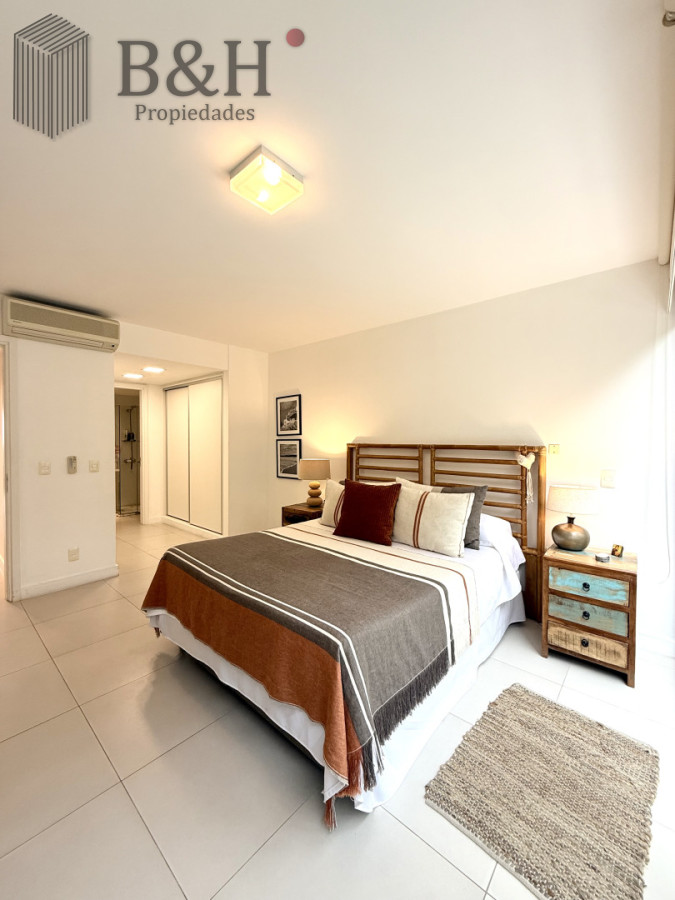 Apartamento ID.7065 - Venta de hermoso departamento de 2 dormitorios más parrillero en Punta Ballena 