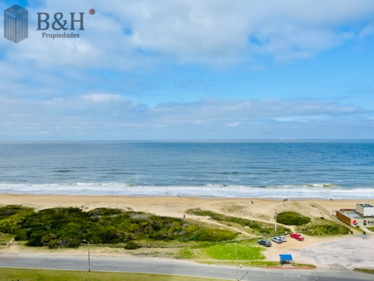 Apartamento ID.1948 - Alquiler temporario de Apartamento de 2 Dormitorios más Dependencia en Torre Le Parc, Playa Brava