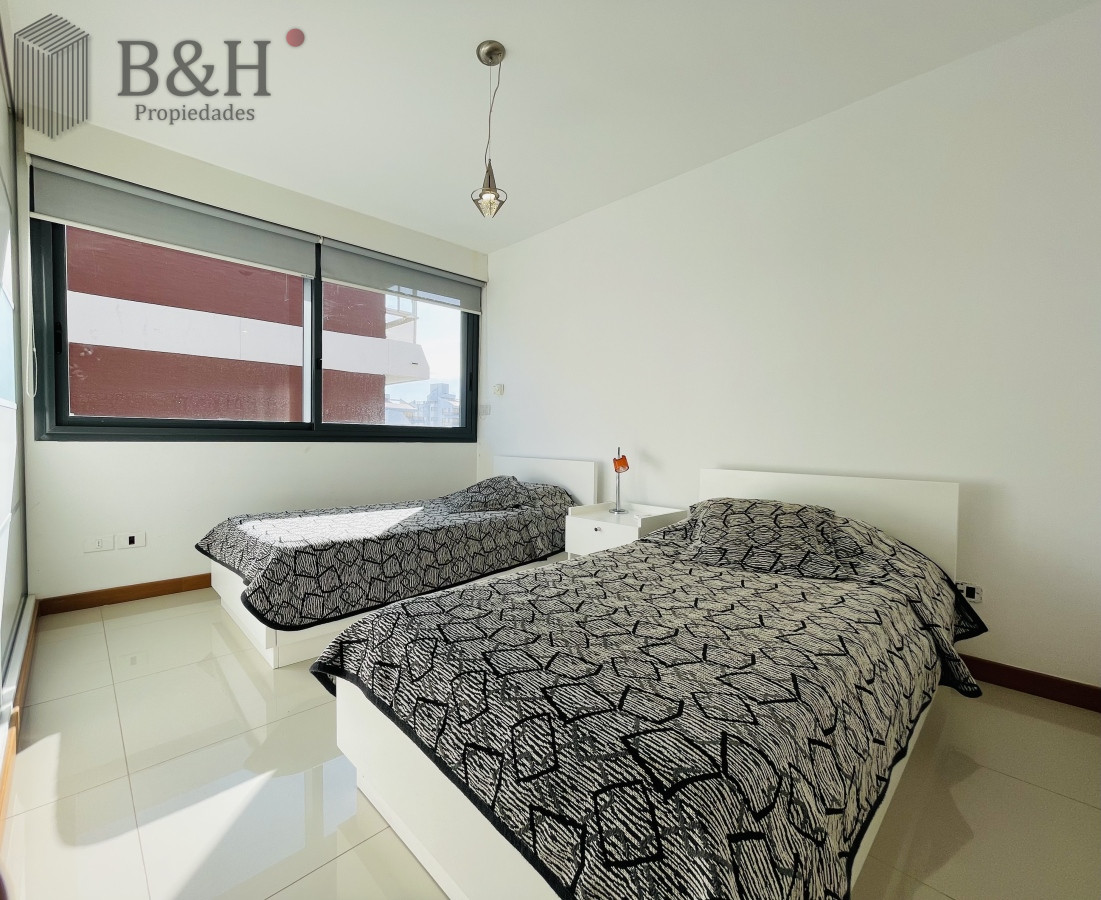 Apartamento ID.414 - Apartamento de 2 Dormitorios y Parrillero Frente a Playa Brava, Punta del Este