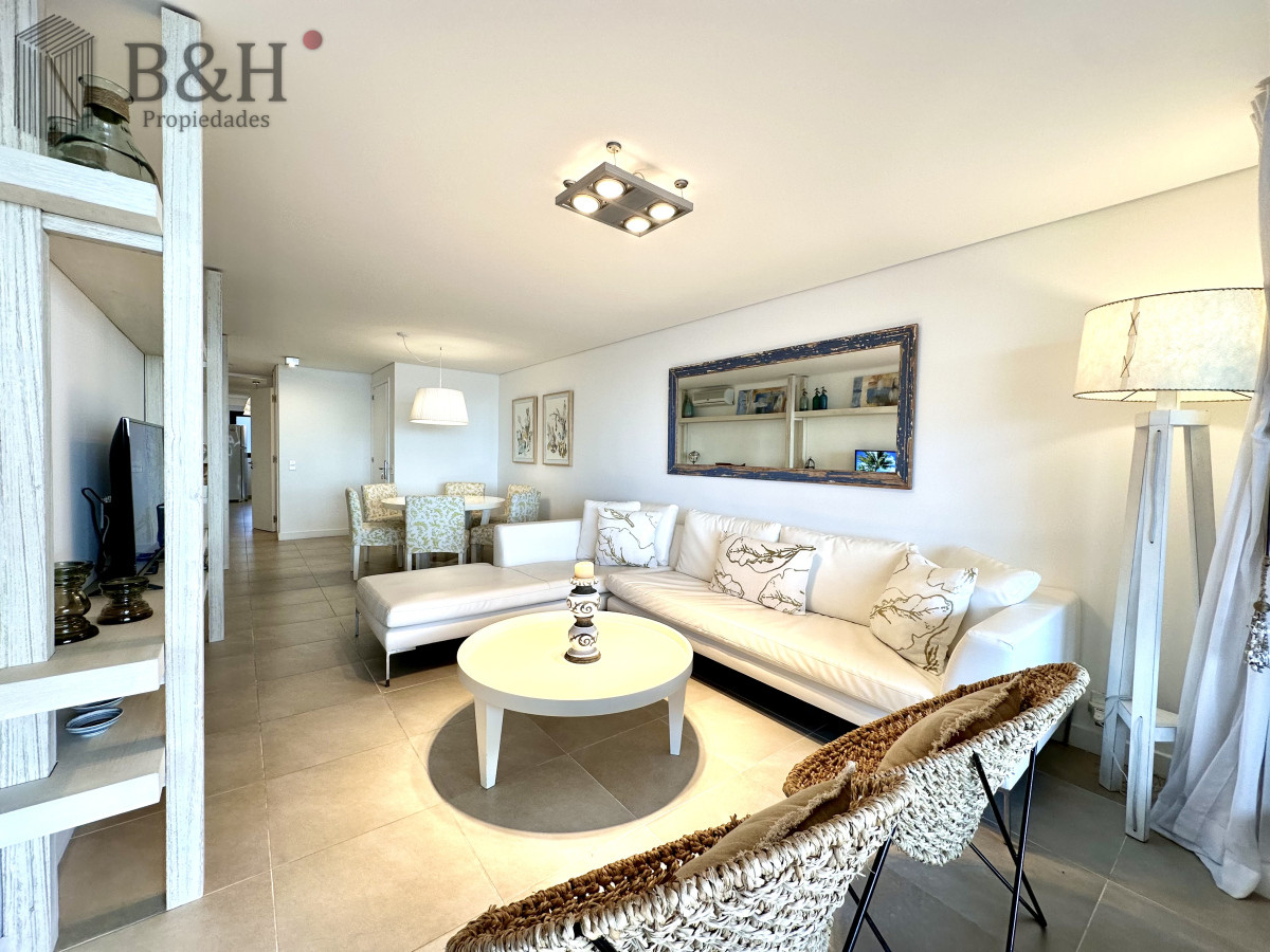 Apartamento ID.5185 - Alquiler temporario de apartamento de dos dormitorios con parrillero de uso exclusivo en Punta Ballena