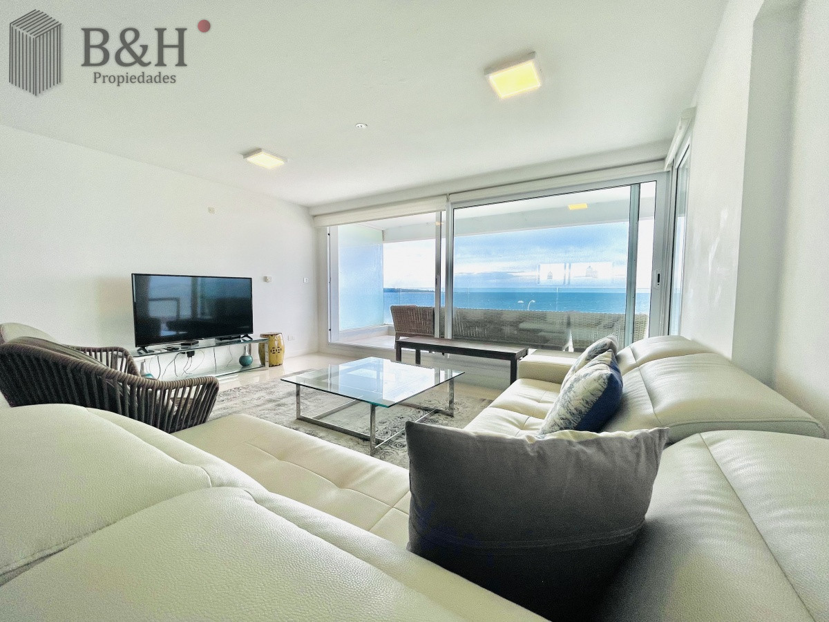 Apartamento ID.350 - Apartamento de 3 Dormitorios y Parrillero Frente al Mar, Playa Mansa