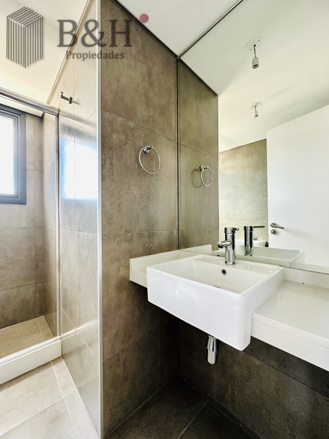 Apartamento ID.6873 - Venta de apartamento con vista al mar y muy luminoso de 2 dormitorios con 2 baños, Playa Brava Aidy Grill, Punta del Este