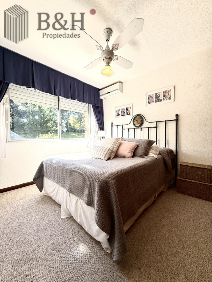 Apartamento ID.7163 - Apartamento en venta playa Mansa de 4 dormitorios y amplia terraza con parrillero propio 