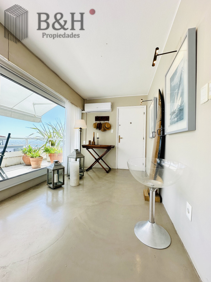 Apartamento ID.4141 - Alquiler y venta de apartamento con vista al Mar en Península de 3 dormitorios mas dependencia