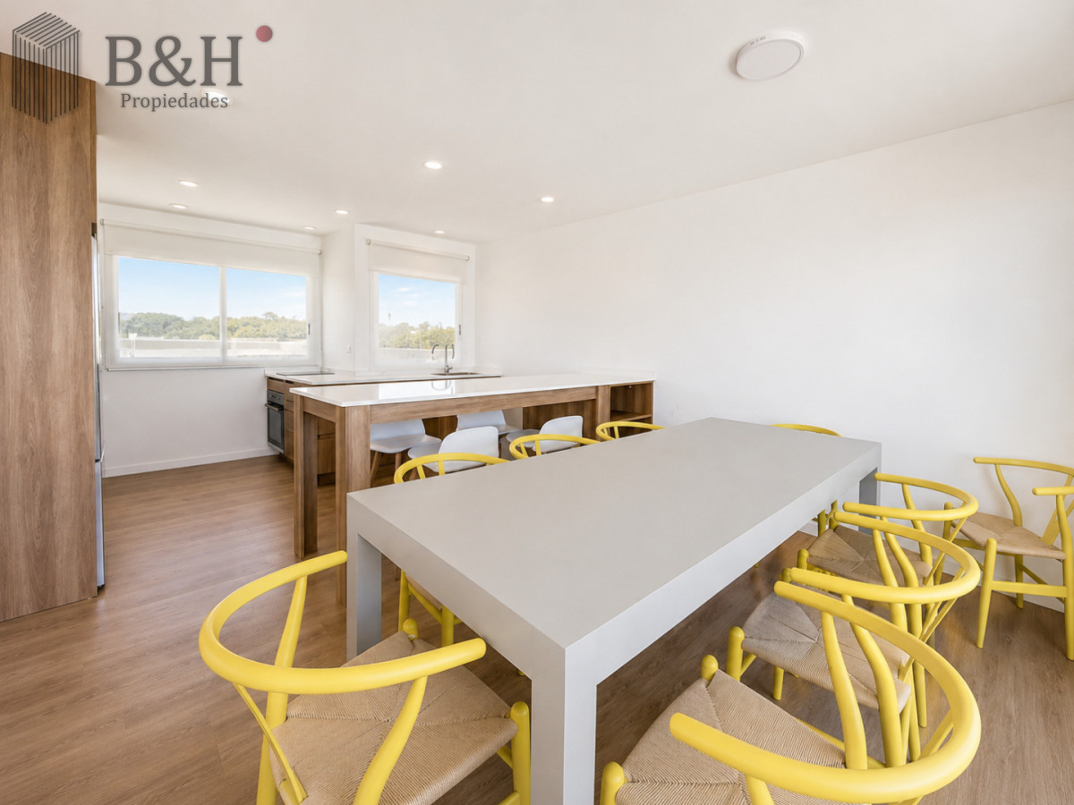Apartamento ID.7890 - Penthouse de 3 Dormitorios con Barbacoa en Primera Línea del Mar, Playa Brava Punta del Este