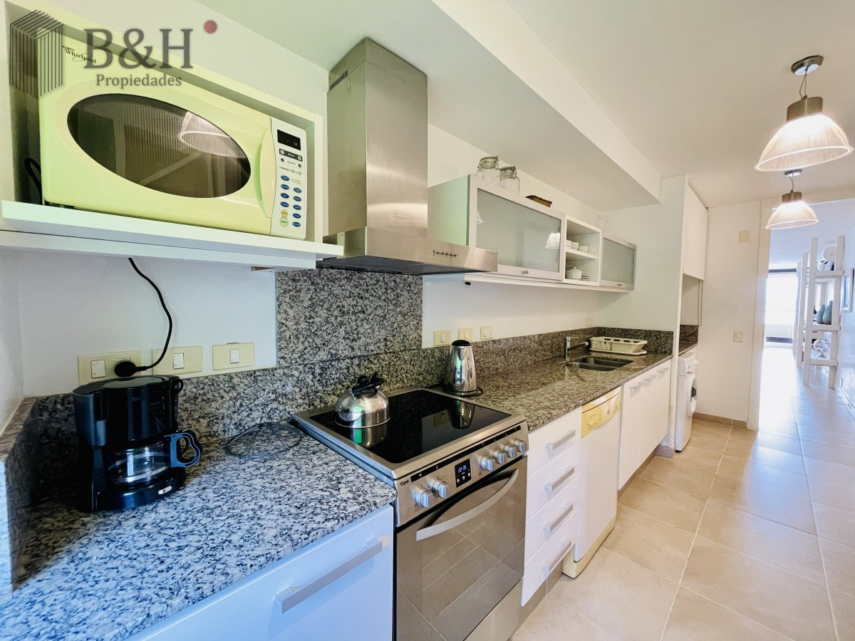Apartamento ID.5185 - Alquiler temporario de apartamento de dos dormitorios con parrillero de uso exclusivo en Punta Ballena