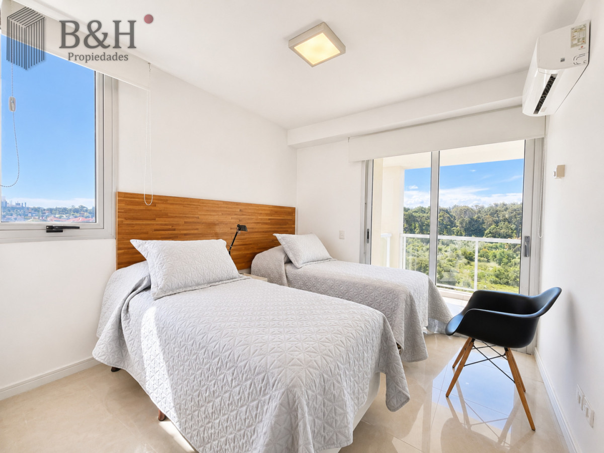 Apartamento ID.7890 - Penthouse de 3 Dormitorios con Barbacoa en Primera Línea del Mar, Playa Brava Punta del Este