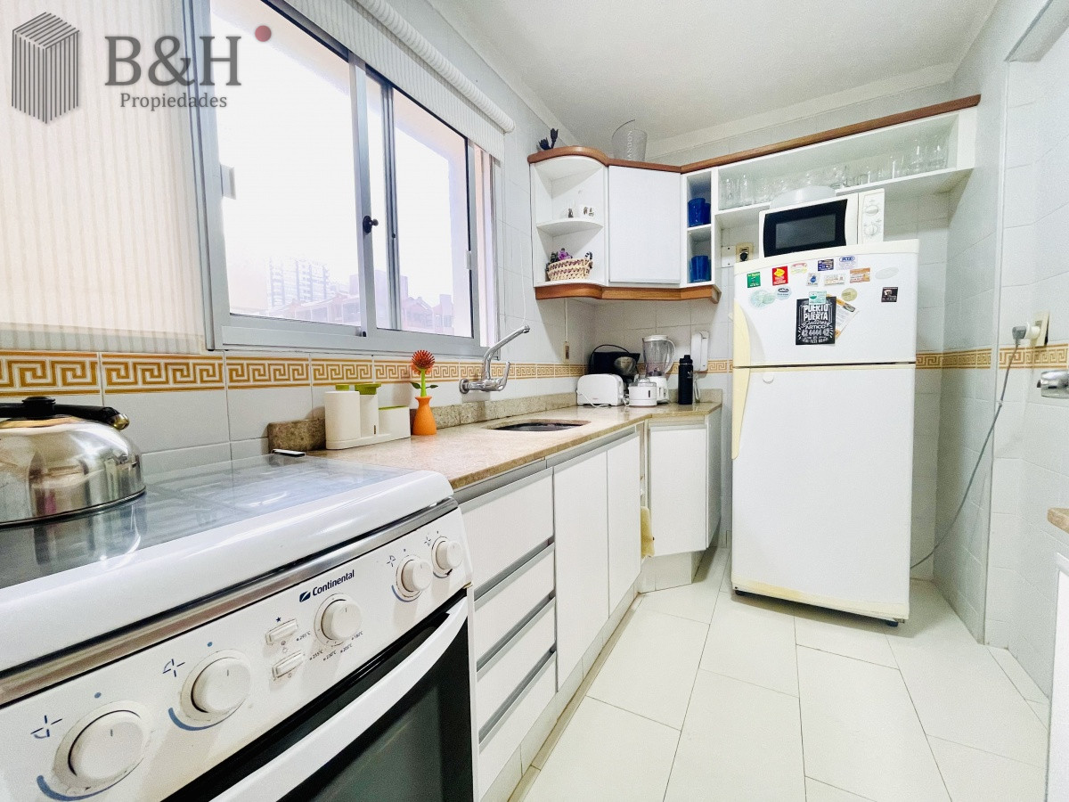Apartamento ID.1629 - Apartamento de 2 Dormitorios en Península a Pocos Metros de Playa Brava - Venta