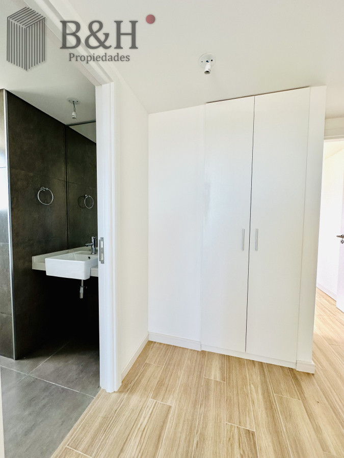 Apartamento ID.6873 - Venta de apartamento con vista al mar y muy luminoso de 2 dormitorios con 2 baños, Playa Brava Aidy Grill, Punta del Este